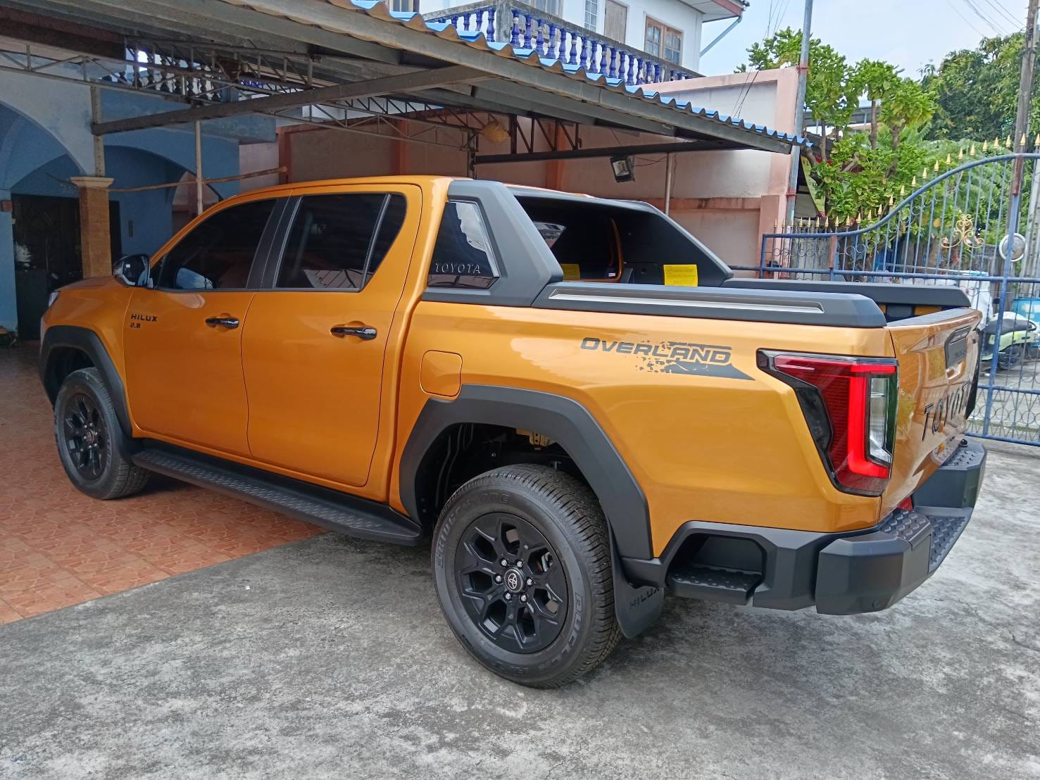 Car image 14